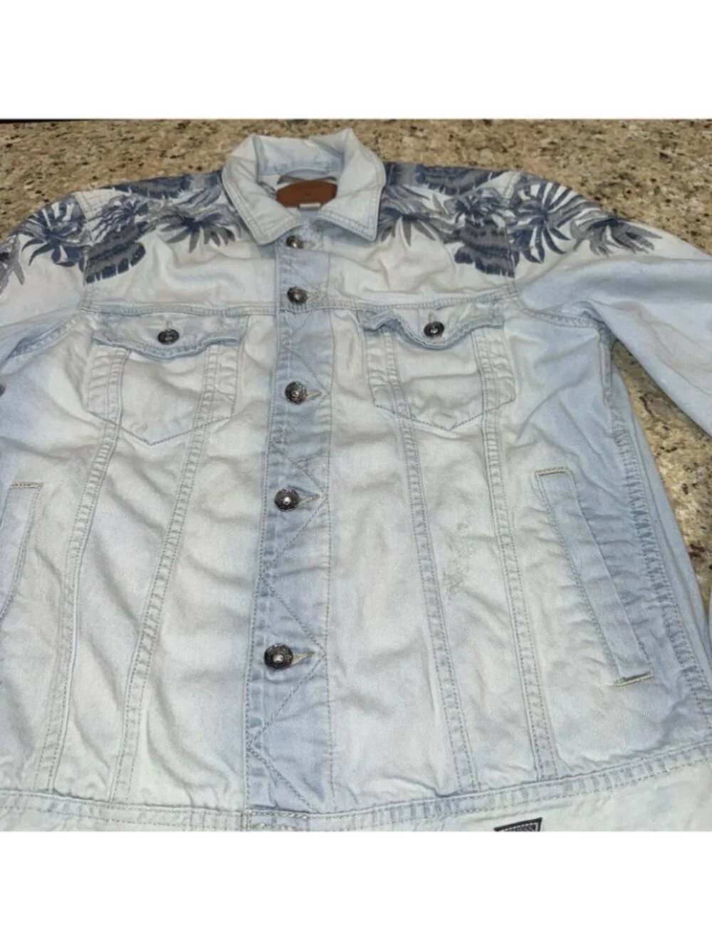 Guess Dillon Distressed Jean Jacket Floral Embroidery Hawaiian Men’s Large